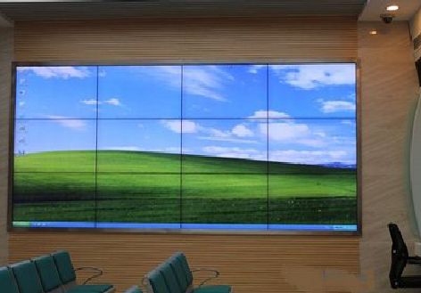 石柱液晶拼接屏的另类用法。